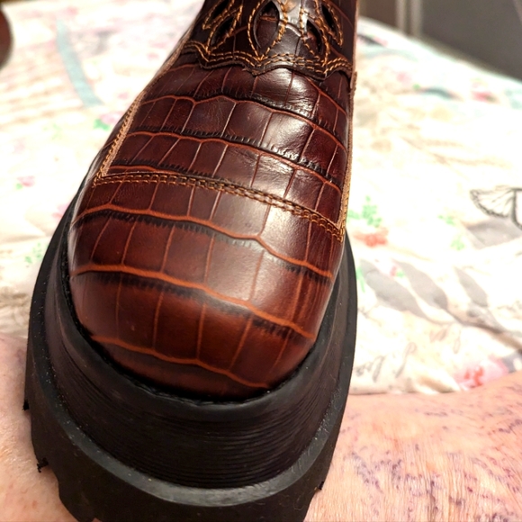 Free People Crocodile print platform loafers UNISEX (W-10)(M-9.5) - Picture 4 of 11